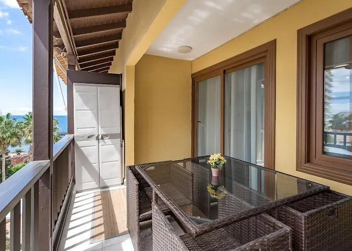 Loro Playa De Americas * Playa Feñabe