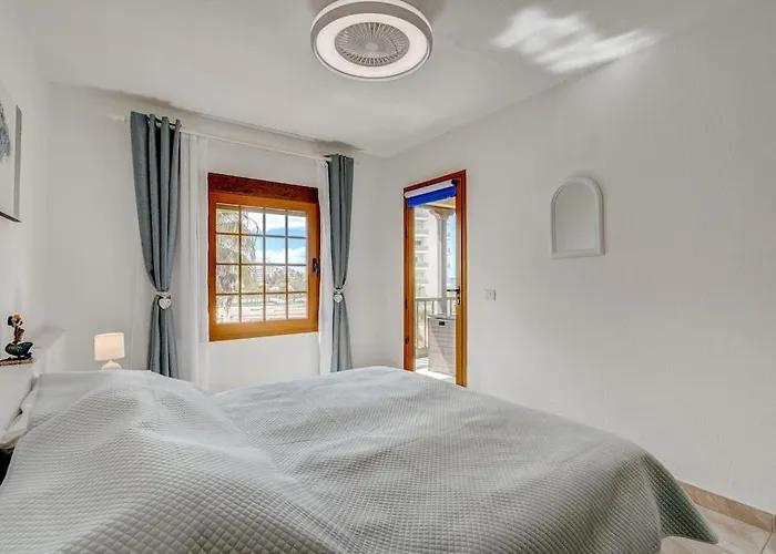 Loro Playa De Americas Playa Feñabe